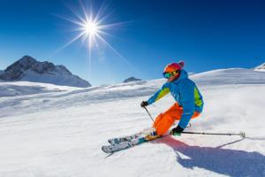 Narciarsko - snowboardowy obóz  młodzieżowy Bardonecchia WINTER SKI CAMP 2021