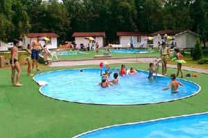 Kolonia i Obóz Młodziezowy w Dąbkach OŚRODEK Z BASENEM