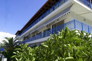 Wczasy w Grecji Kamena Vourla-Hotel Dellis**