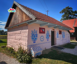 Wycieczka Szkolna Kolorowe Zalipie z warsztatami i tradycją malowaną kwiatami
