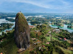 Wycieczka KOLUMBIA + KOLOROWA RZEKA Wszystkie Kolory Kolumbii 2026