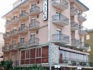 Wczasy we Włoszech Rimini Hotel Naica**HB