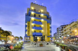 Malta  Obóz Studencki  Hotel Primera 3*  Wiek 18+