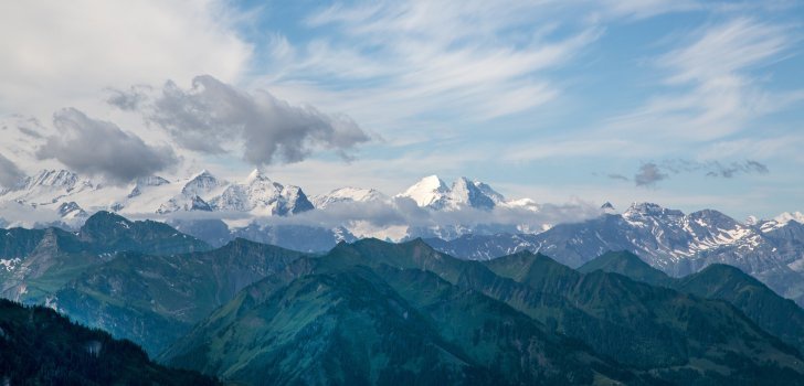 Błyskotliwe urządzenie wyszukiwania gór w Szwajcarii