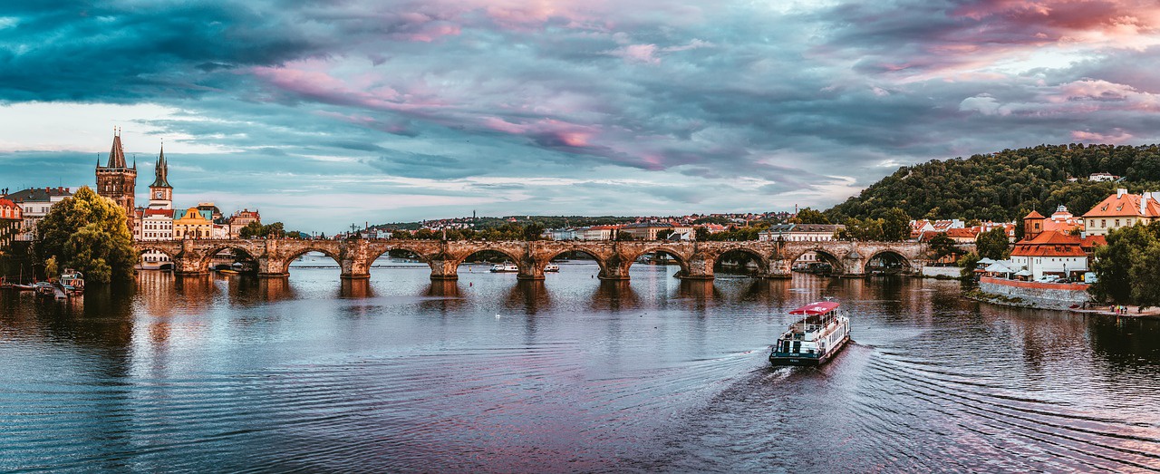 Jak budowano Most Karola w Pradze?